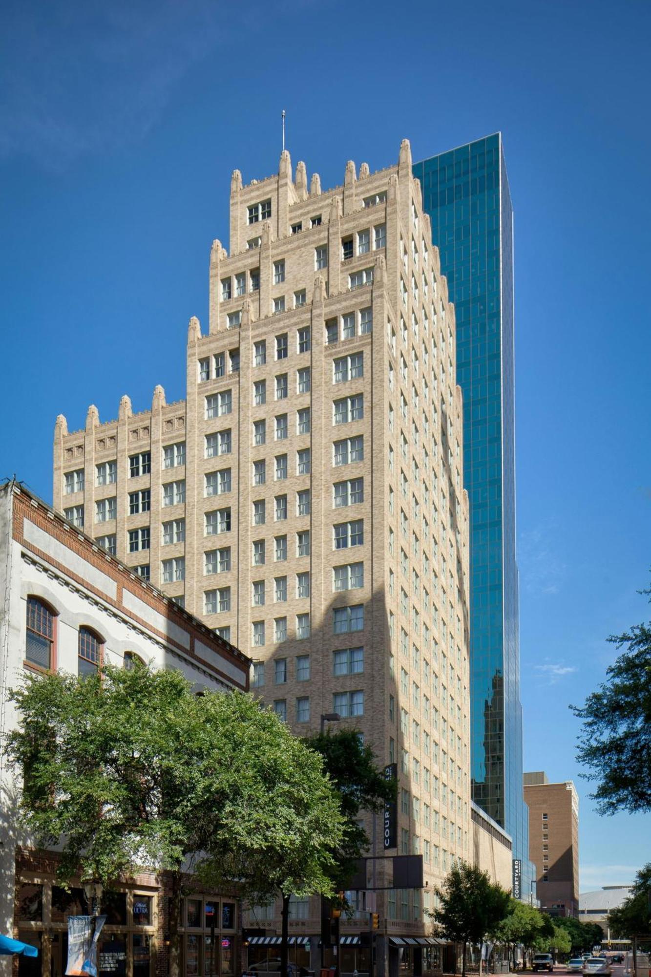 Courtyard Fort Worth Downtown/Blackstone Exterior photo